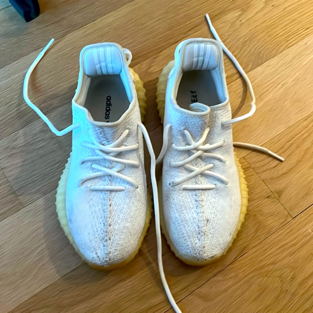 Yeezy 350 white